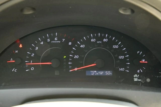 2011 Toyota Camry 6th Gen - Image 16 of 30