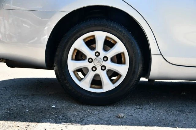 2011 Toyota Camry 6th Gen - Image 28 of 30