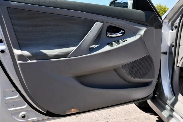 2011 Toyota Camry 6th Gen - Image 10 of 30