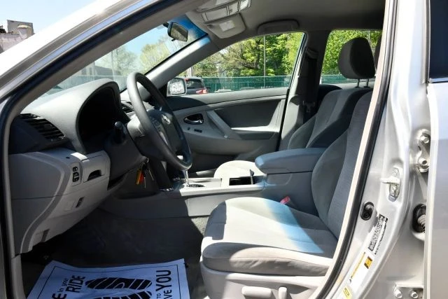 2011 Toyota Camry 6th Gen - Image 13 of 30