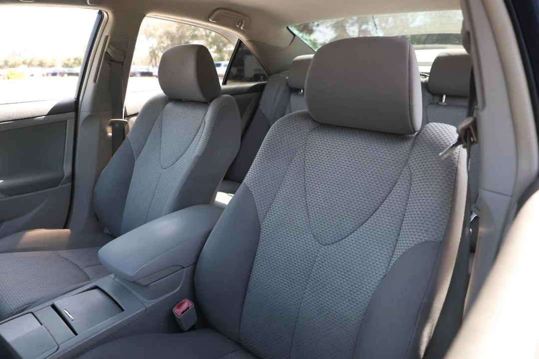 2011 Toyota Camry 6th Gen - Image 6 of 12