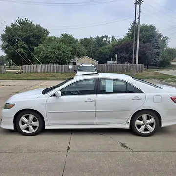 2011 Toyota Camry SE Sedan 4D