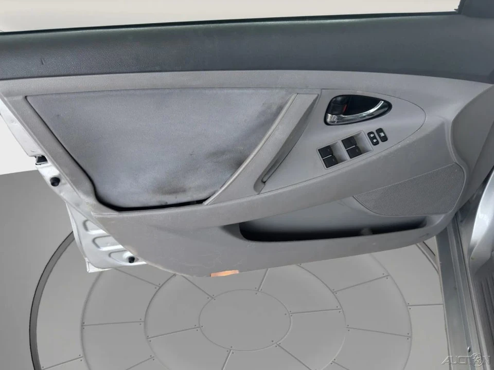 2011 Toyota Camry 6th Gen - Image 13 of 21
