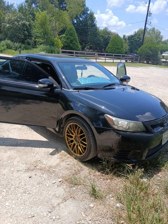 2011 Toyota Celica - Image 10 of 11