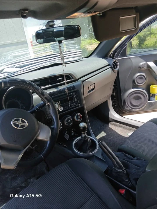 2011 Toyota Celica - Image 8 of 11