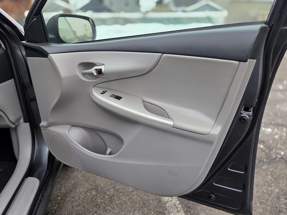 2011 Toyota Corolla 10th Gen - Image 16 of 21