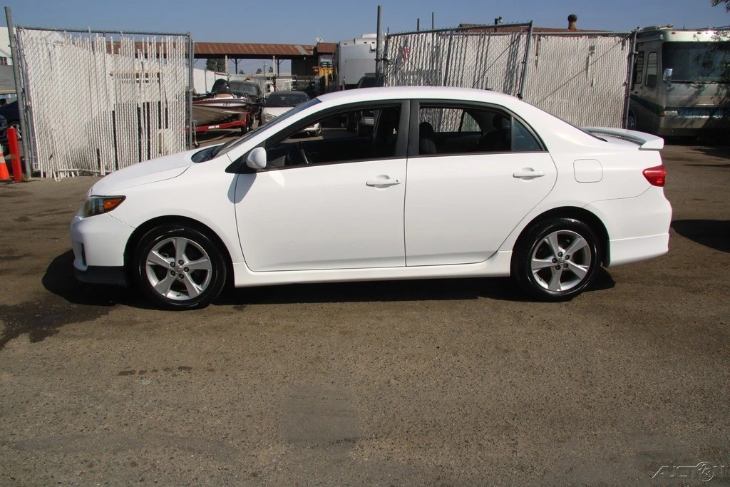 2011 Toyota Corolla 10th Gen - Image 3 of 21
