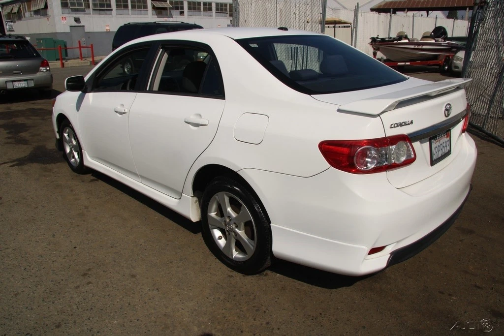 2011 Toyota Corolla 10th Gen - Image 5 of 21