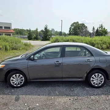 2011 Toyota Corolla LE Sedan 4D