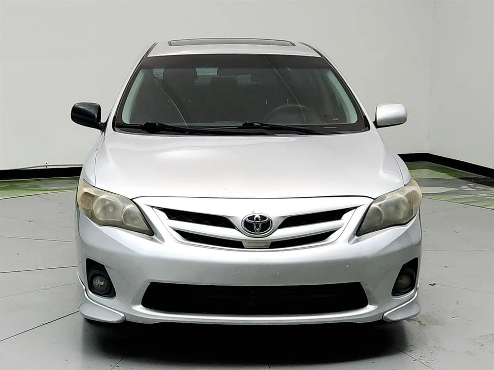 2011 Toyota Corolla 10th Gen - Image 2 of 12