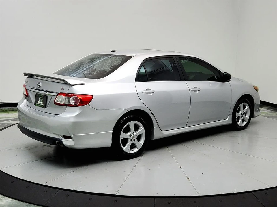 2011 Toyota Corolla 10th Gen - Image 5 of 12