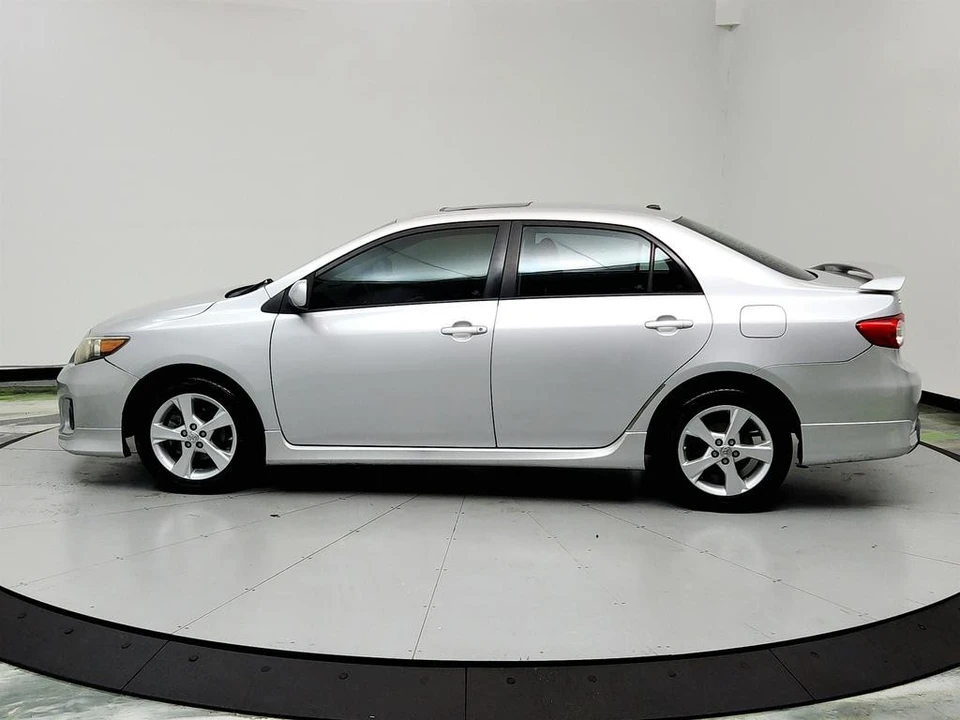 2011 Toyota Corolla 10th Gen - Image 8 of 12