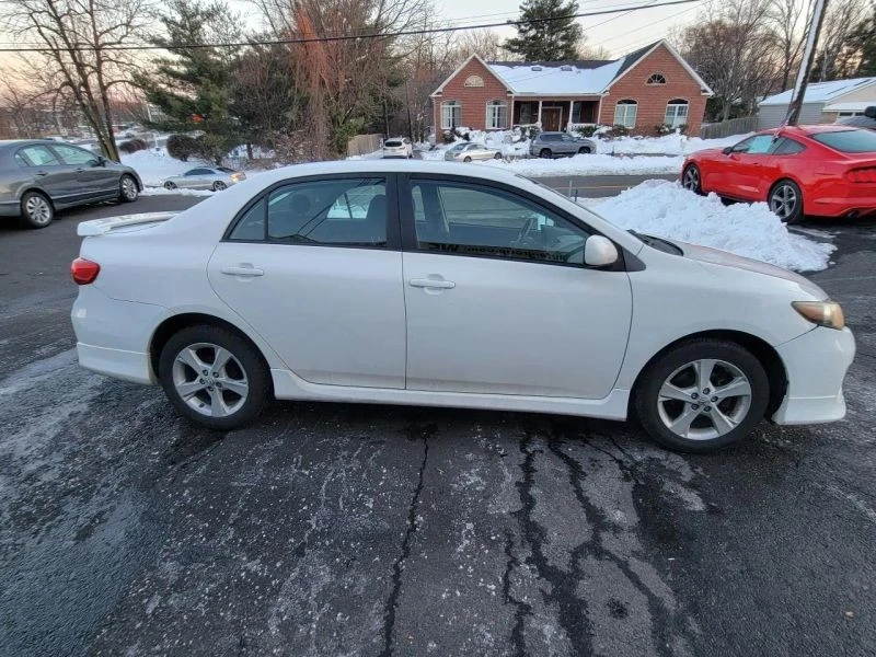 2011 Toyota Corolla 10th Gen - Image 5 of 12