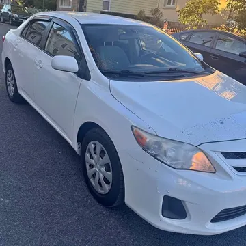 2011 Toyota Corolla SE Sedan