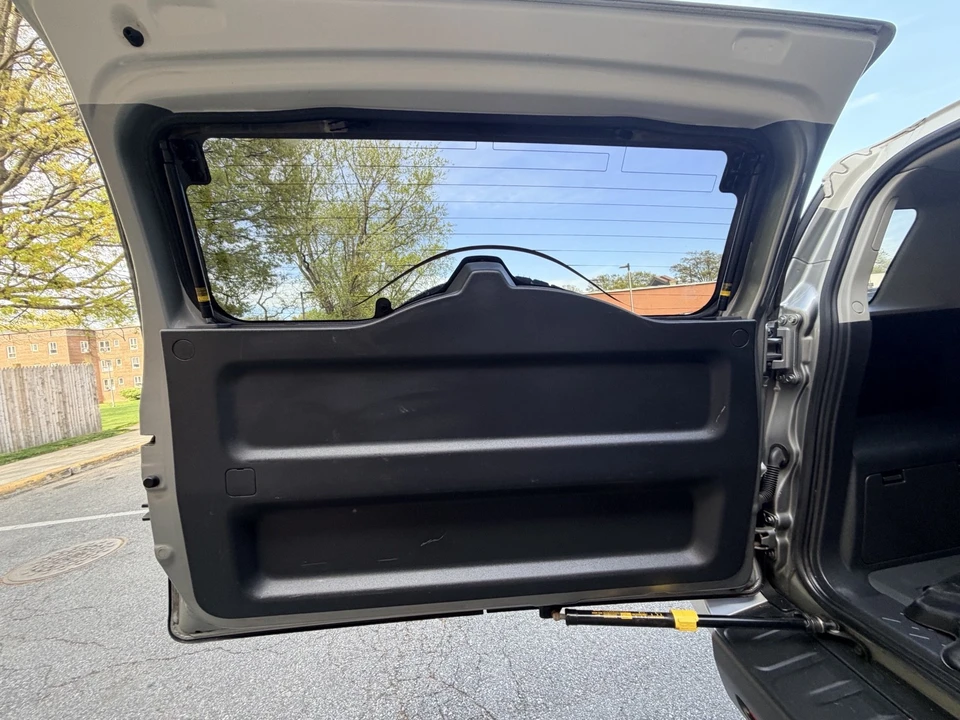 2011 Toyota FJ Cruiser - Image 20 of 31
