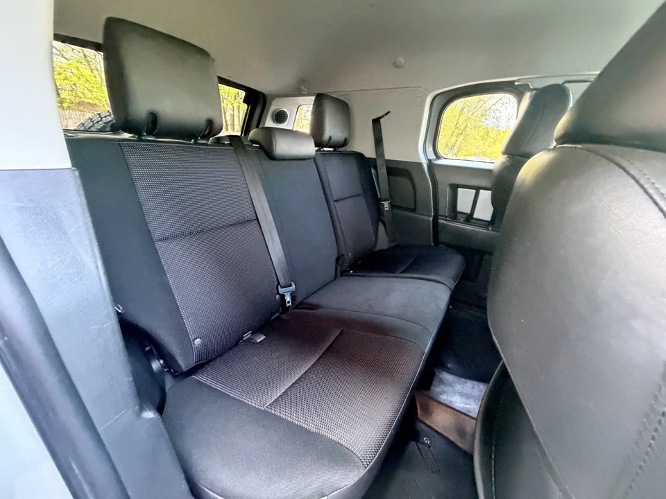 2011 Toyota FJ Cruiser - Image 21 of 31