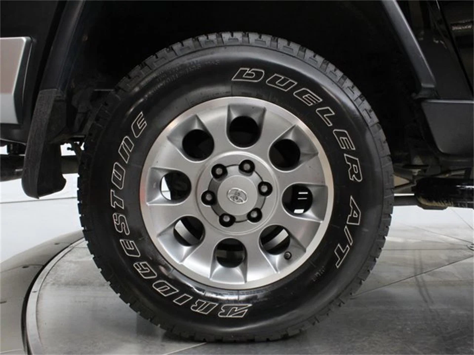 2011 Toyota FJ Cruiser - Image 30 of 31