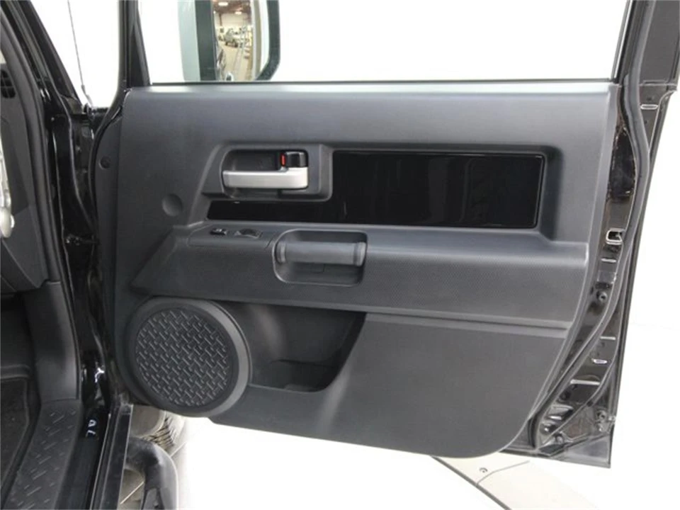 2011 Toyota FJ Cruiser - Image 20 of 31