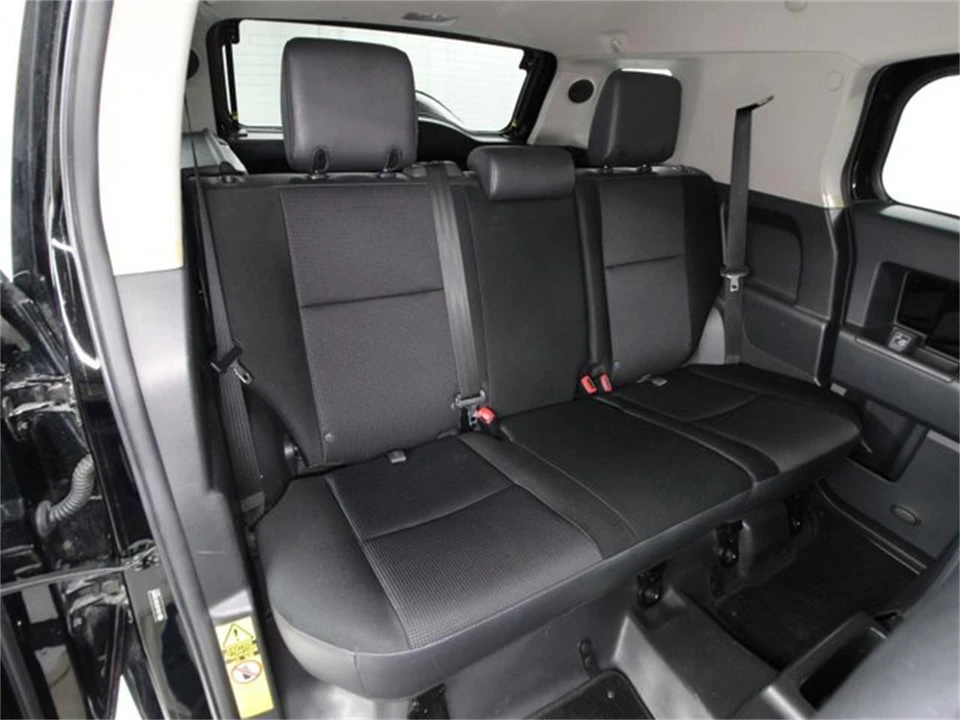 2011 Toyota FJ Cruiser - Image 18 of 31