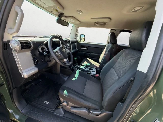 2011 Toyota FJ Cruiser - Image 11 of 31