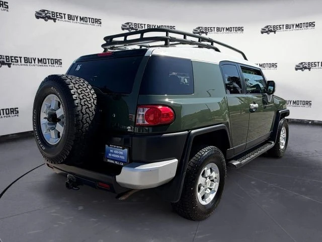 2011 Toyota FJ Cruiser - Image 8 of 31
