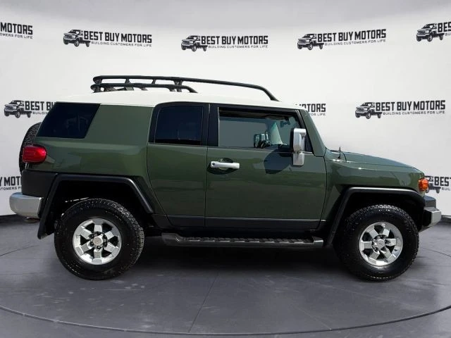 2011 Toyota FJ Cruiser - Image 9 of 31