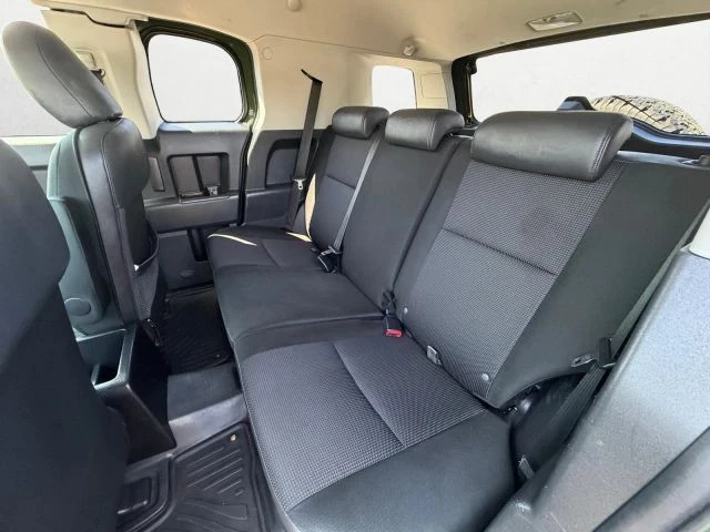 2011 Toyota FJ Cruiser - Image 23 of 31