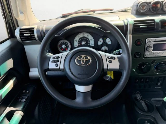 2011 Toyota FJ Cruiser - Image 16 of 31