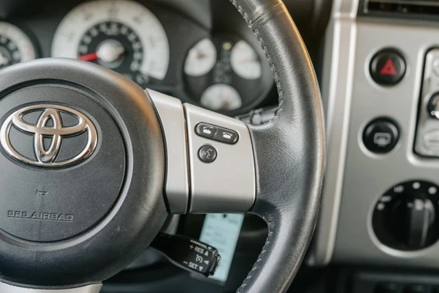 2011 Toyota FJ Cruiser - Image 31 of 31