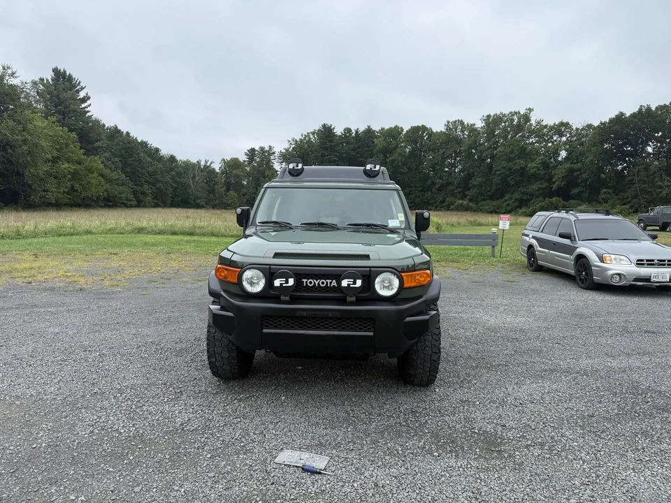 2011 Toyota FJ Cruiser - Image 18 of 31