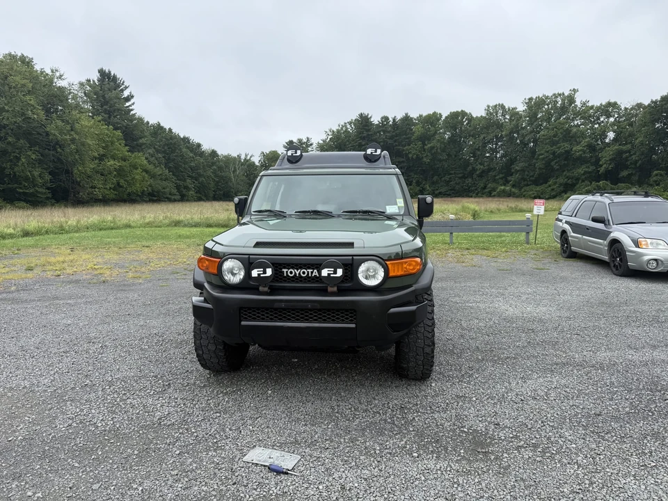 2011 Toyota FJ Cruiser - Image 19 of 31
