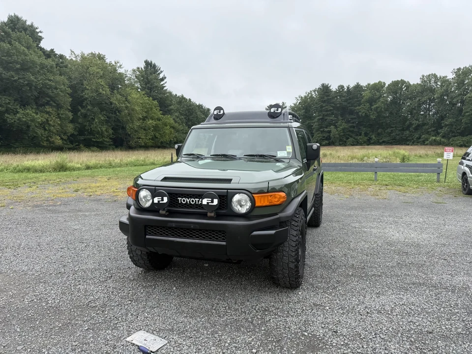 2011 Toyota FJ Cruiser - Image 22 of 31