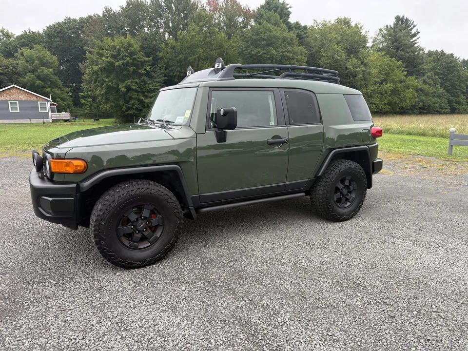 2011 Toyota FJ Cruiser - Image 31 of 31