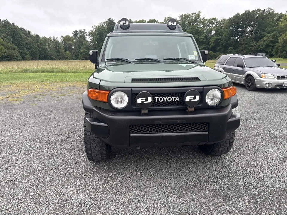 2011 Toyota FJ Cruiser - Image 17 of 31