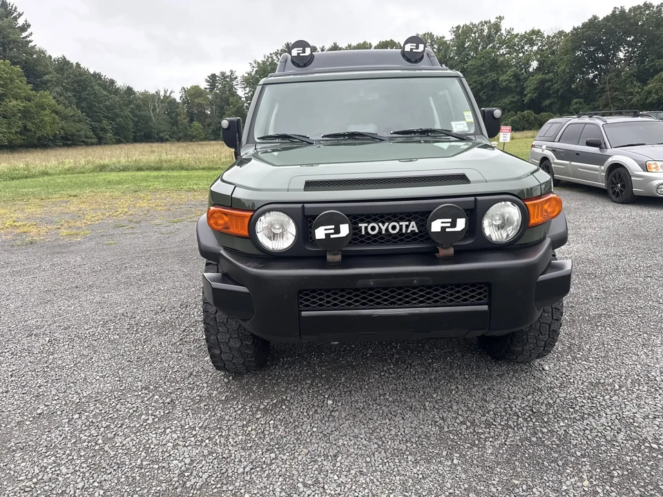 2011 Toyota FJ Cruiser - Image 21 of 31