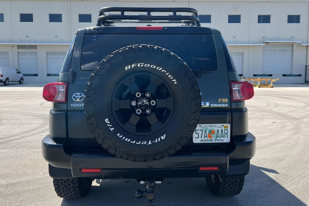 2011 Toyota FJ Cruiser - Image 5 of 31