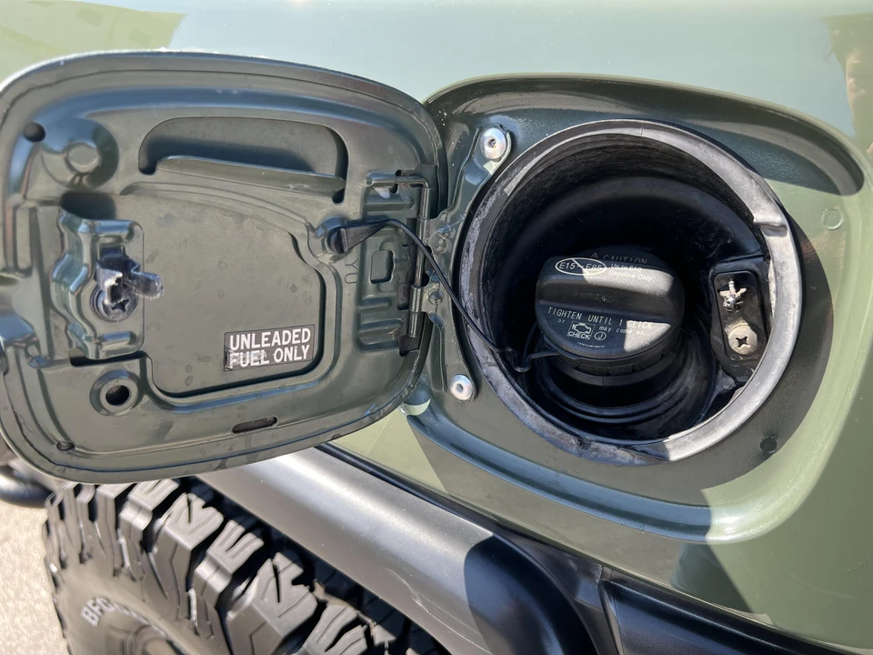 2011 Toyota FJ Cruiser - Image 27 of 31