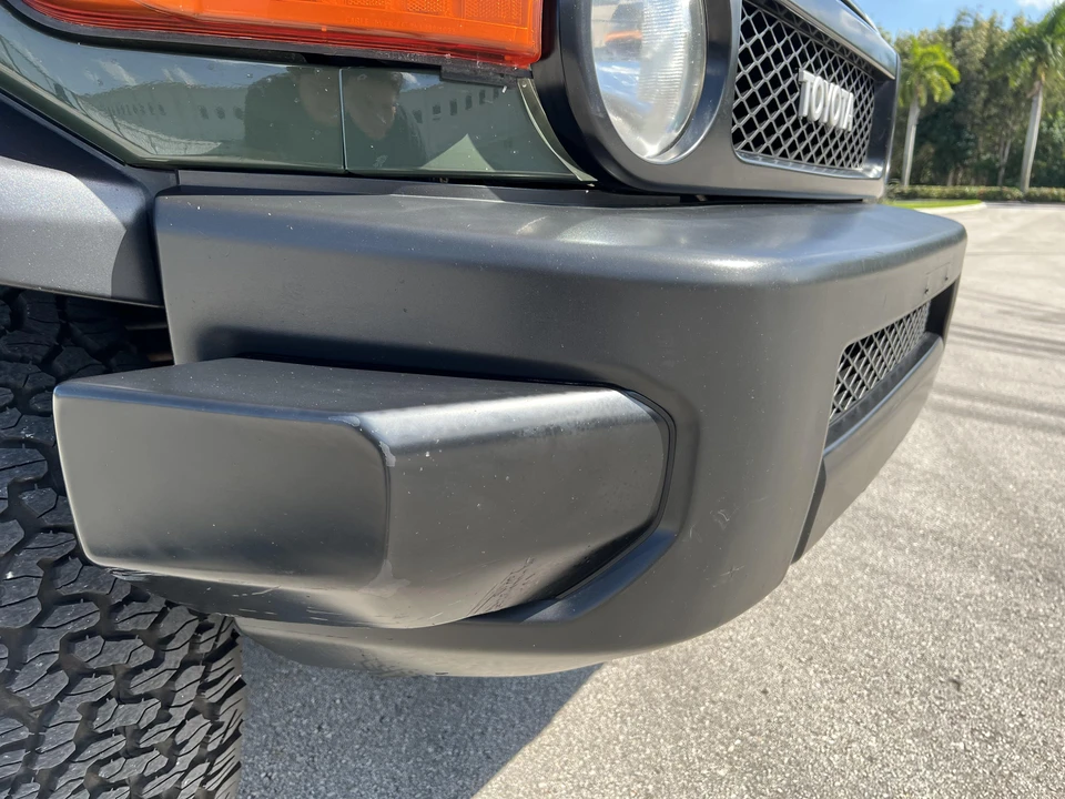 2011 Toyota FJ Cruiser - Image 11 of 31