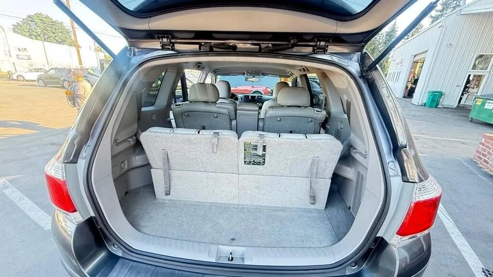 2011 Toyota Highlander - Image 19 of 20