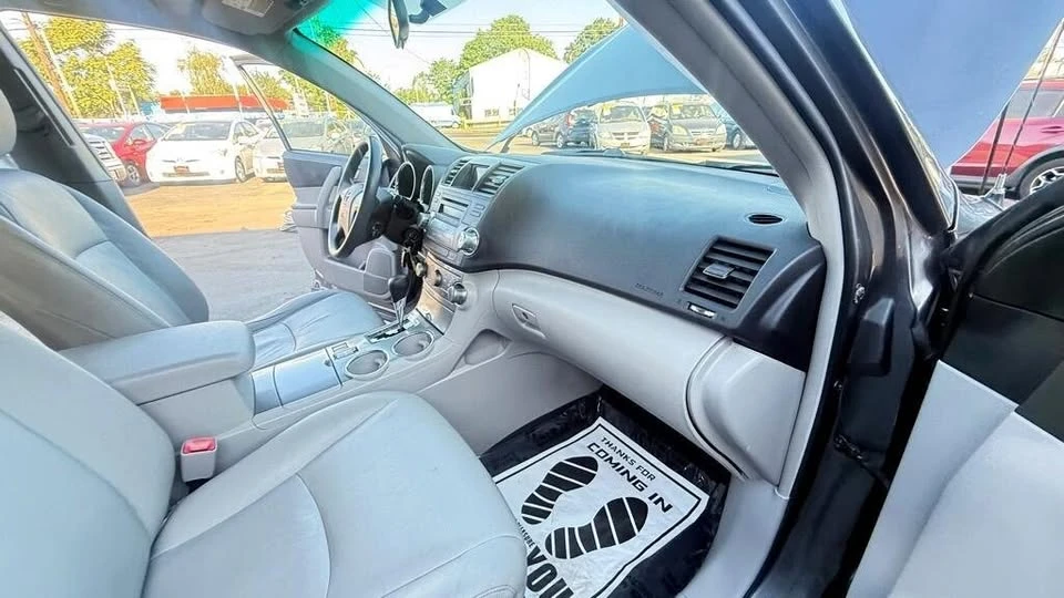 2011 Toyota Highlander - Image 15 of 20