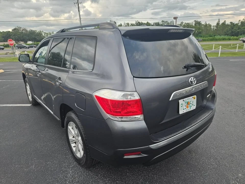 2011 Toyota Highlander - Image 15 of 20