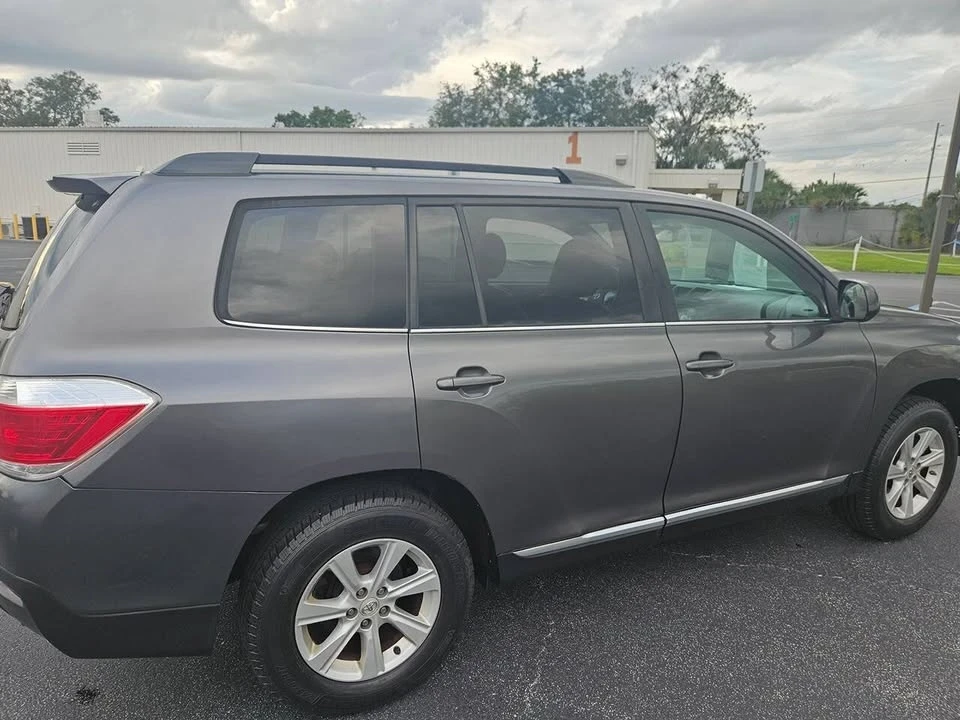 2011 Toyota Highlander - Image 9 of 20