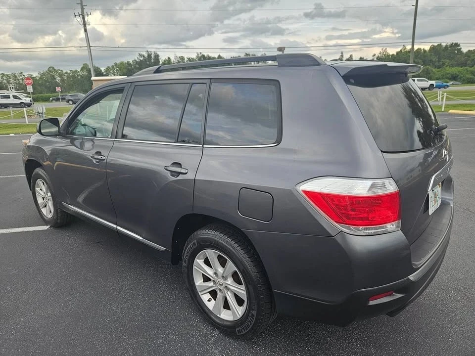 2011 Toyota Highlander - Image 14 of 20