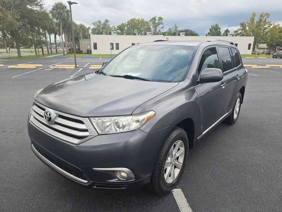 2011 Toyota Highlander - Image 11 of 20
