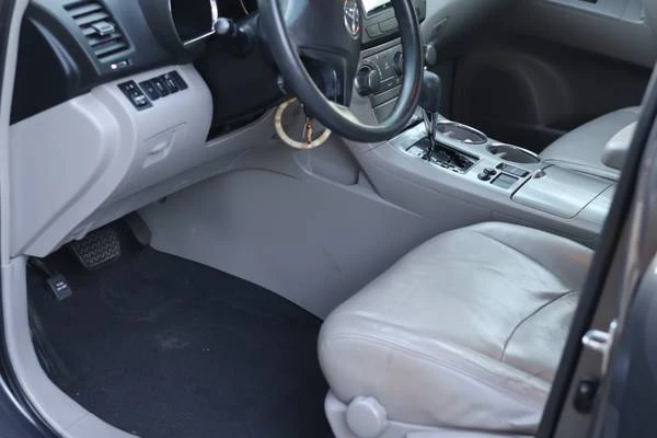 2011 Toyota Highlander - Image 6 of 18