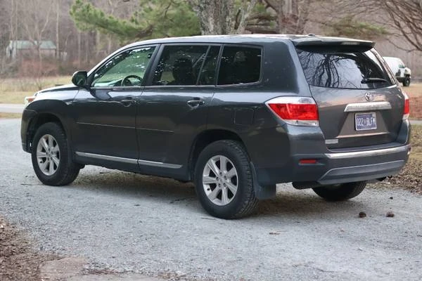 2011 Toyota Highlander - Image 3 of 18