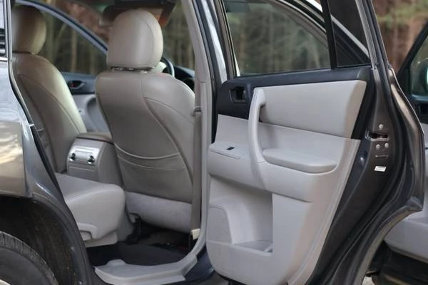 2011 Toyota Highlander - Image 18 of 18
