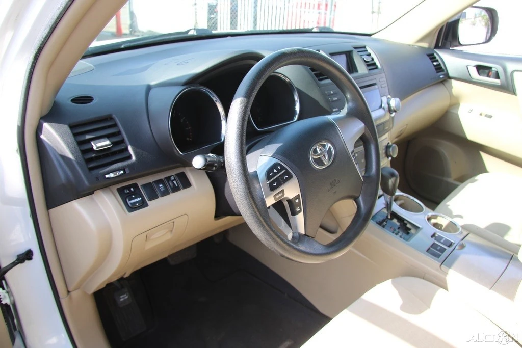 2011 Toyota Highlander - Image 12 of 21