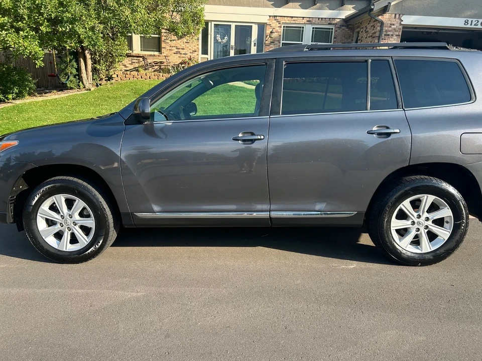 2011 Toyota Highlander - Image 4 of 18