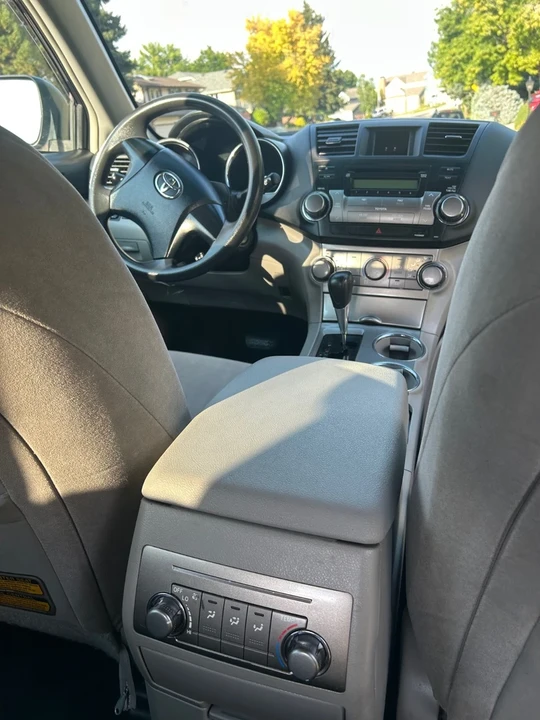 2011 Toyota Highlander - Image 13 of 18